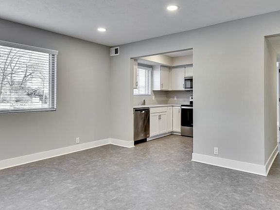 3rd image of 4702 Wakeley St #5