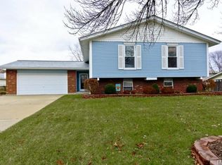 3 Lake Hill Dr, Saint Peters, MO 63376