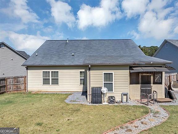 4th image of 229 Summergate Ln