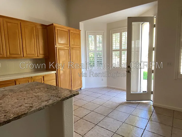 1844 Oswego Ct — Photo 11