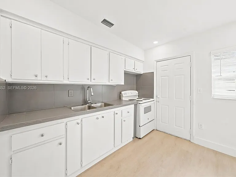 1172 NW 64th St #1172 — Photo 19