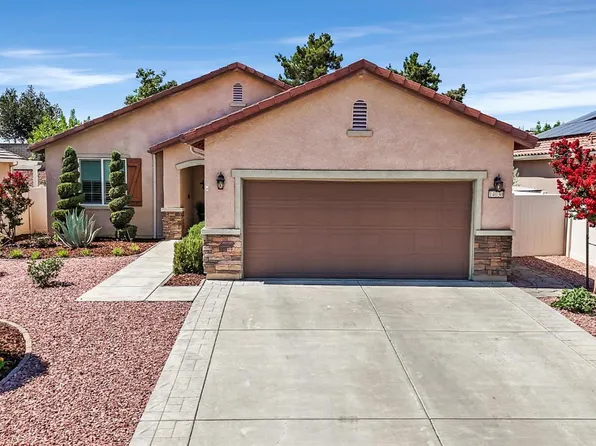 14030 Sandstone Peak Dr, Bakersfield, CA 93306