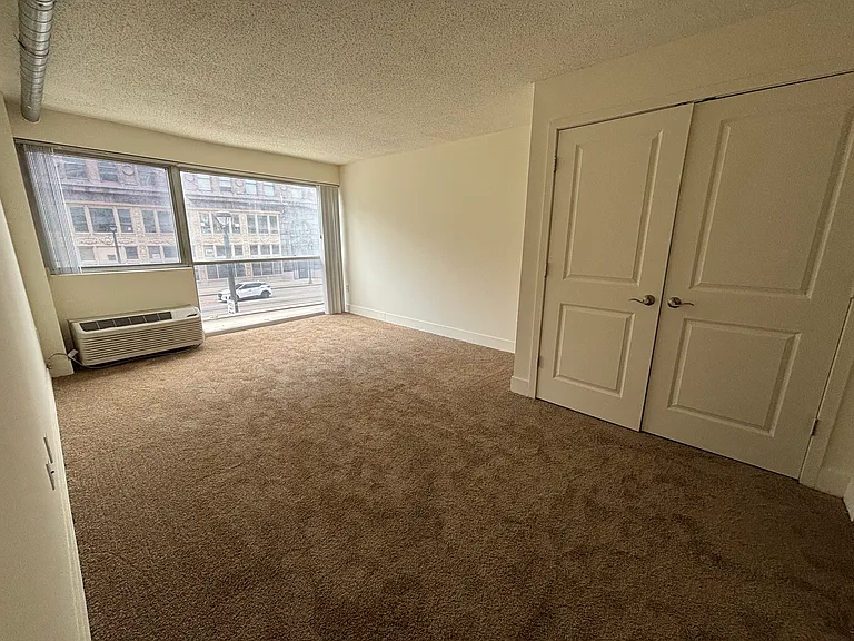 Downtowner Apartments — Photo 12