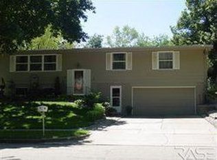 2709 S Arcadia Rd, Sioux Falls, SD 57105