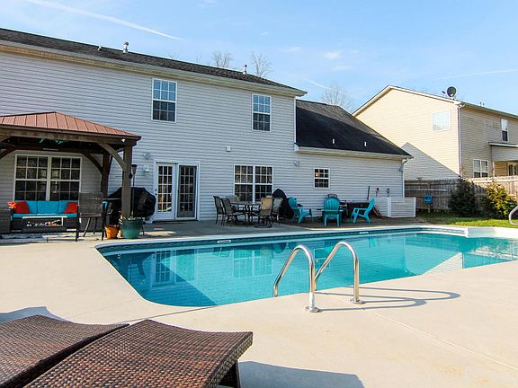 3rd image of 1634 Wolverine Ln