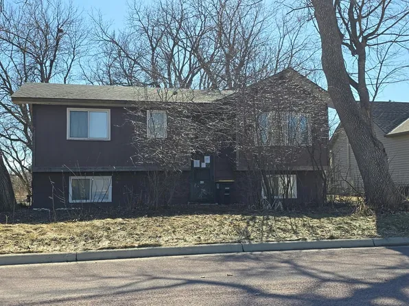 432 W Watonwan St, Lake Crystal, MN 56055