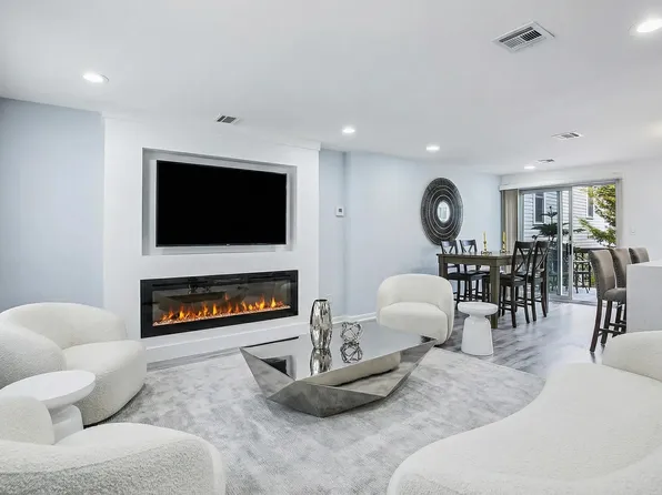 53 Cottage Street image 1 of 22