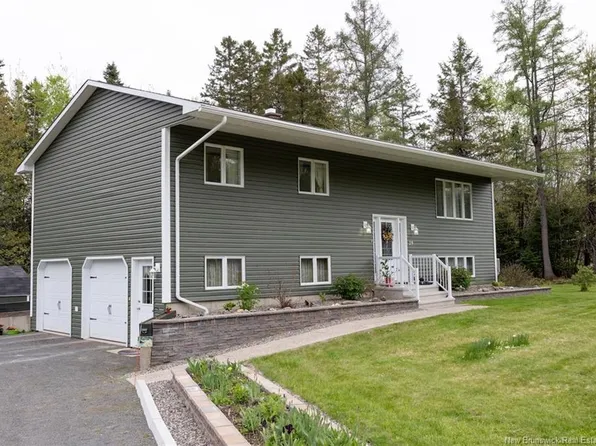 39 Garden Grove St, Lincoln, NB E3B 7G8