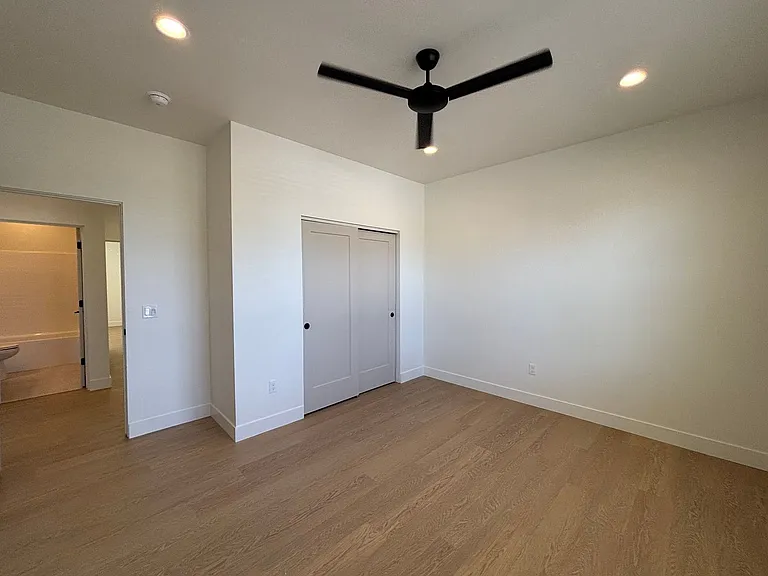 73 N 520 W #10 — Photo 32