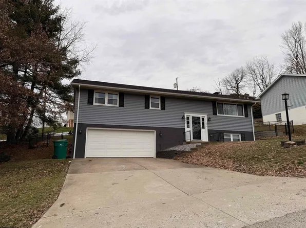 141 Ridgeway Dr, Bridgeport, WV 26330