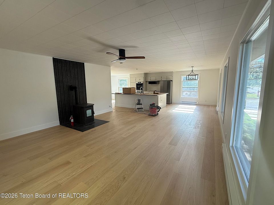 2nd image of 365 Flat Creek Dr