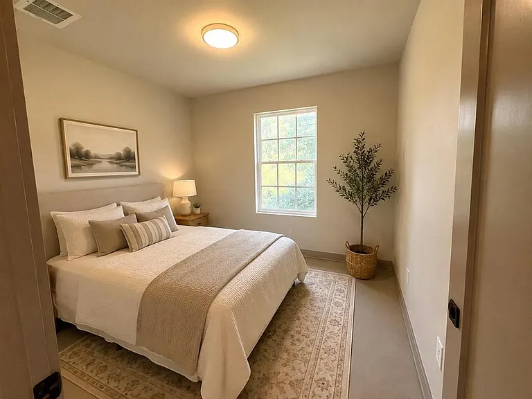 206 N Main St — Photo 12