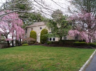 7 Chestnut Ct, Marlboro, NJ 07746