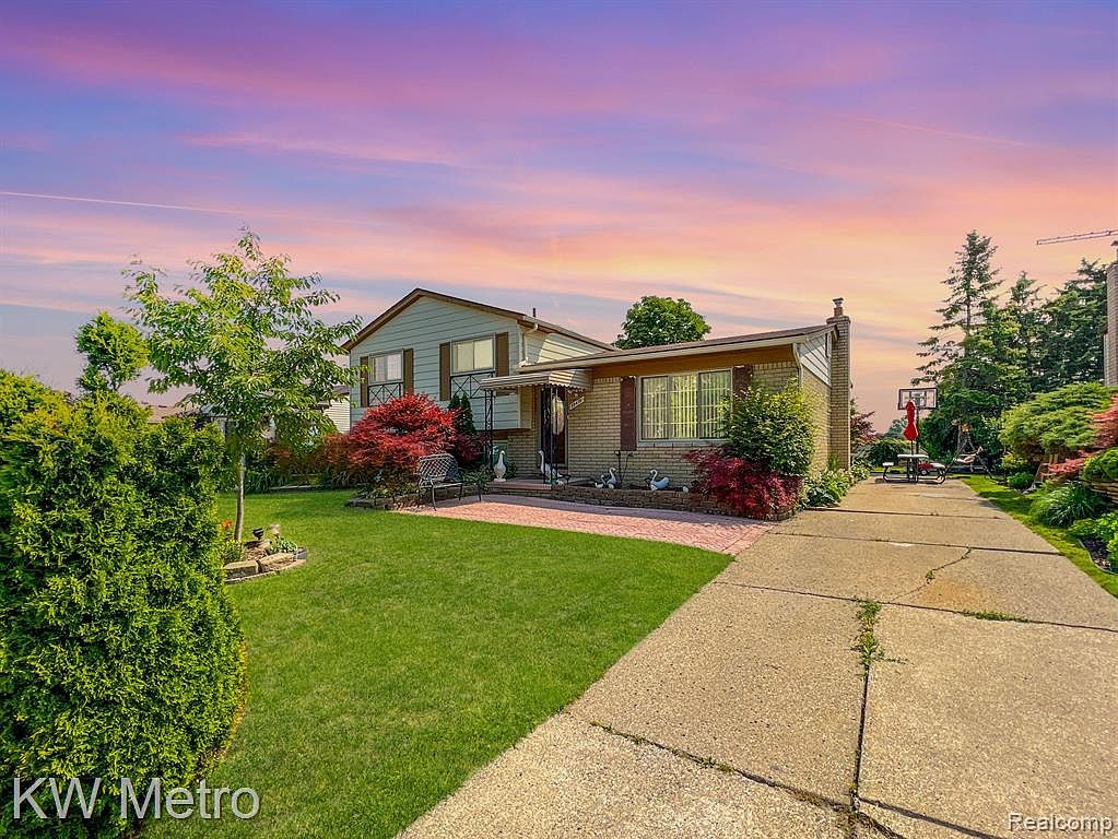 39470 Byers Dr, Sterling Heights, MI 48310 Zillow