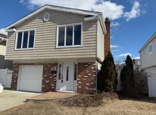 25 S Bay Dr, Babylon, NY 11702