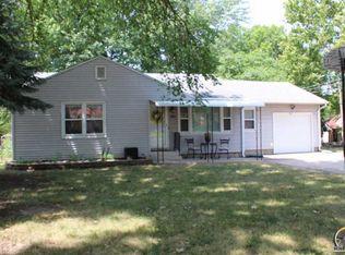 1201 SW Lakeside Dr, Topeka, KS 66604