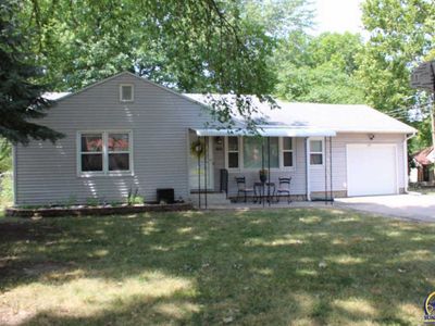 1201 SW Lakeside Dr, Topeka, KS, 66604