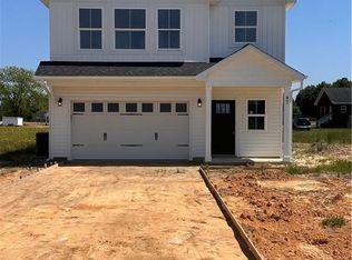 22 Fortis Dr, Parkton, NC 28371