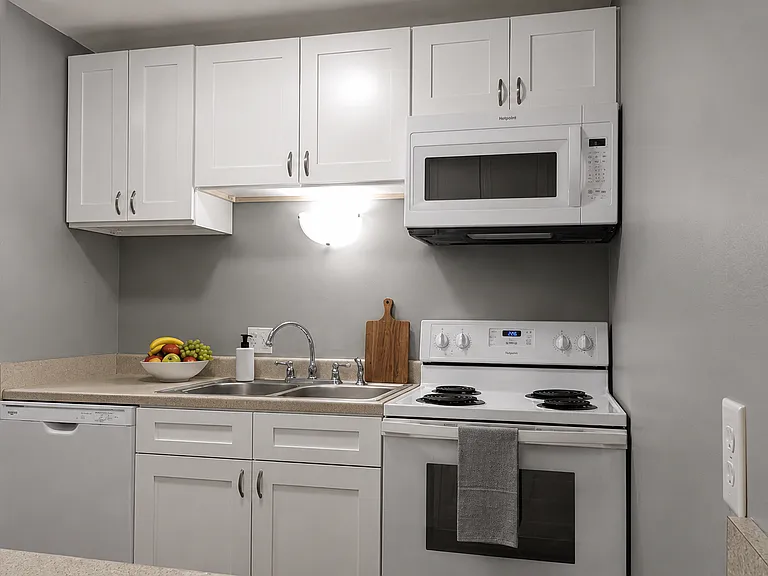 1102 Salem Ave #1J — Photo 6