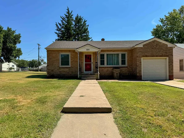 615 E 4th St, Hoisington, KS 67544