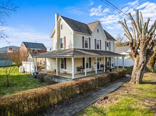 211 W Webster St, Galax, VA 24333