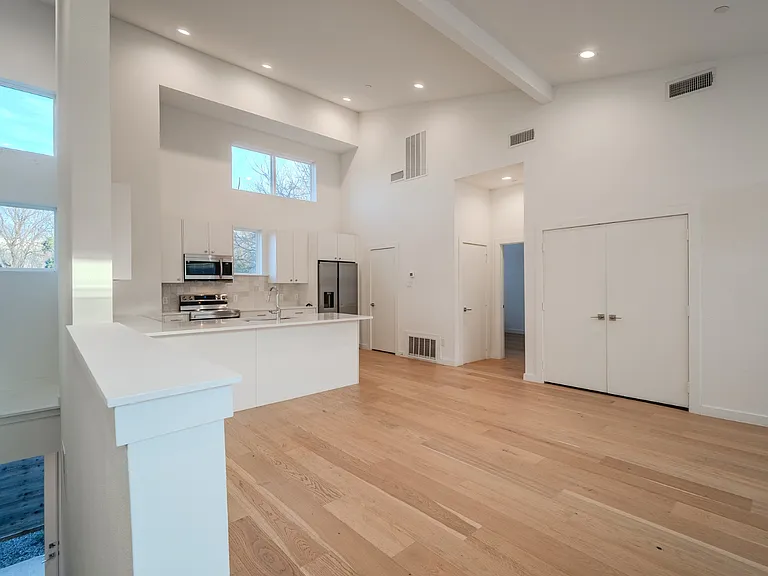 6144 Oram St #1 — Photo 22
