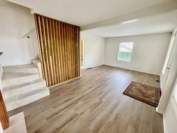 4144 SE Ogden St, Portland, OR 97202