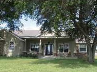 313 Water Shore Dr, Leesburg, FL 34748