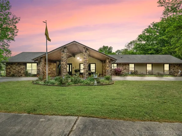 1909 College Park Rd, Claremore, OK 74017