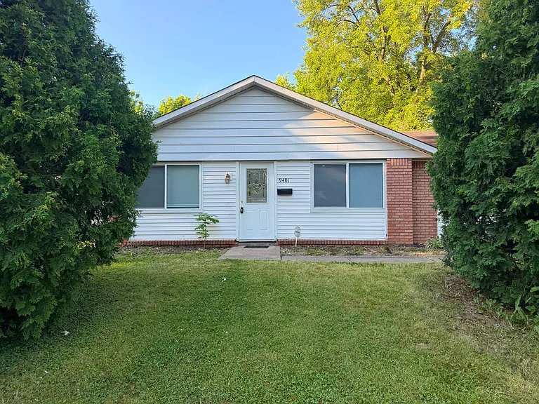 9401 Rochelle Dr — Photo 1