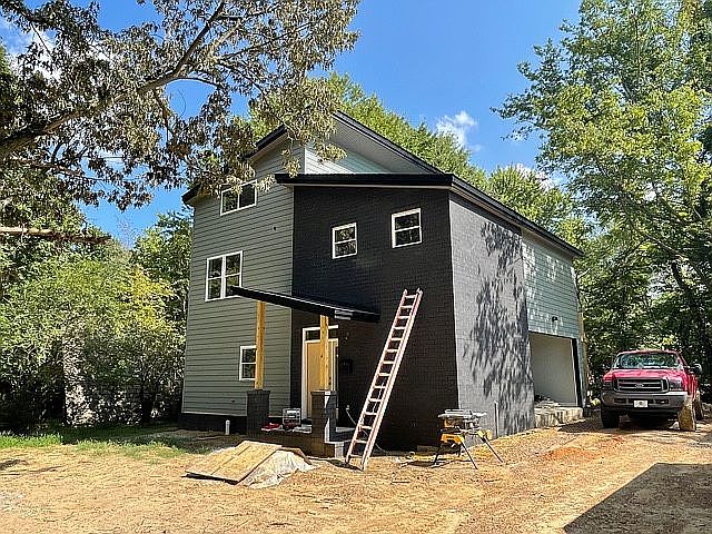 1st image of 1603 Loch Lomond Dr