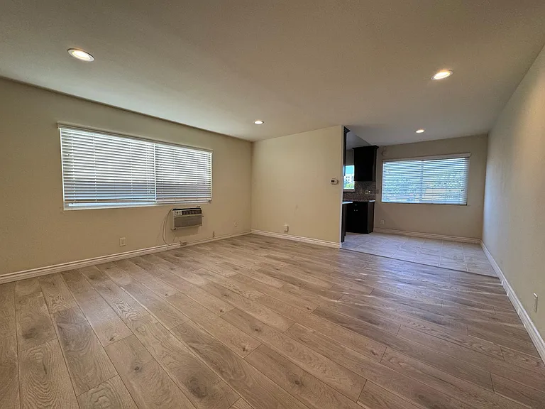 325 W Norwood Pl #C — Photo 7