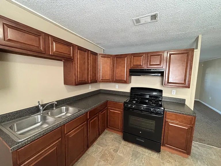 23 Hiland Pl #B — Photo 7