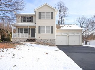 108 Commodore Dr, Bainbridge, PA 17502