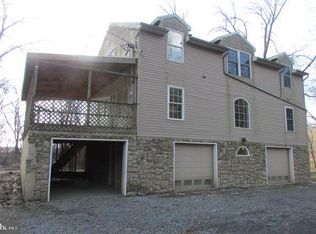 198 Valley Ln, Hummelstown, PA 17036