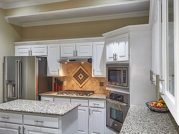 5th image of 65 Augustine Ct