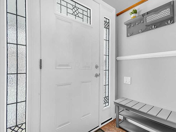 3rd image of 416 Baywood Pl