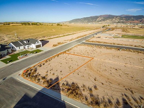 2nd image of 1170 N Yucca St Lot 25