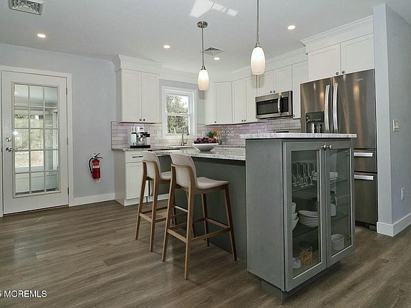 4th image of 303 Westbrook Drive