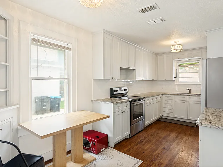 3115 Odessa Ave — Photo 12