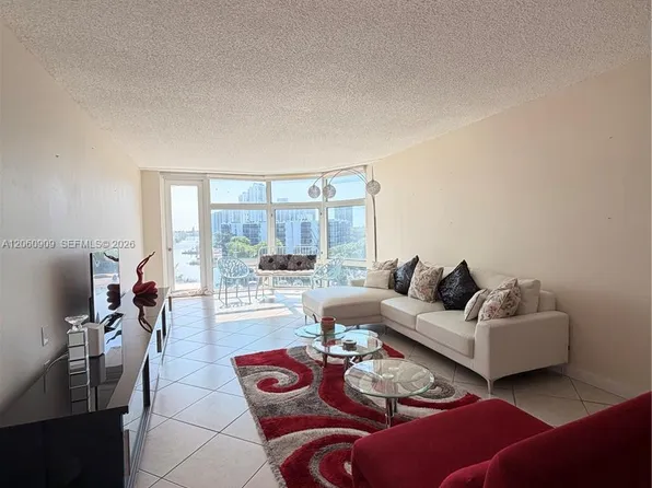 3375 N Country Club Dr, Aventura, FL