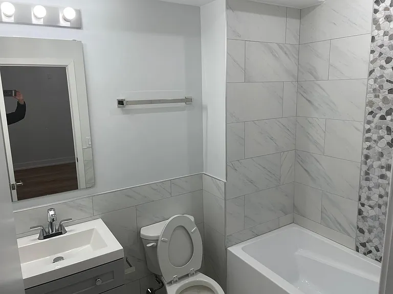 2156 N Darien St #1 — Photo 10