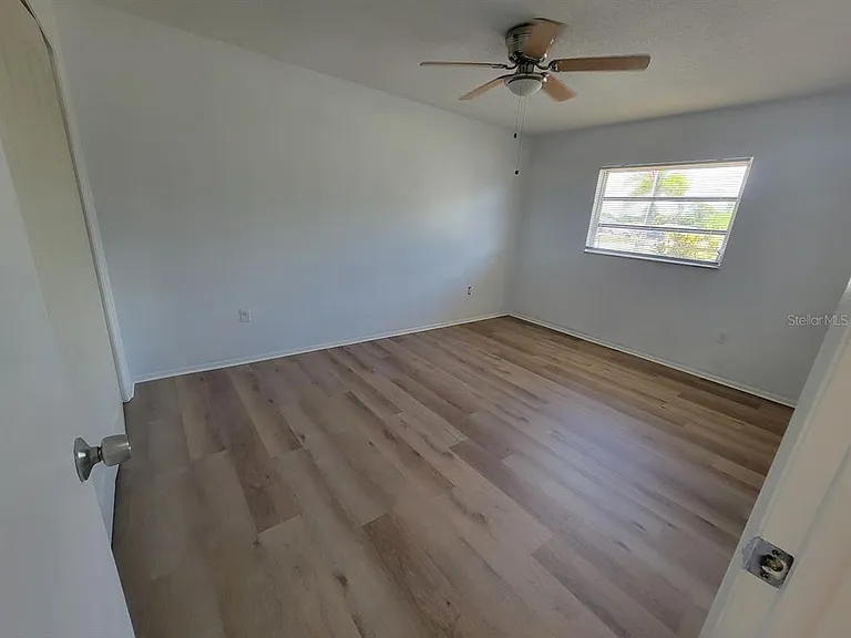 22329 Niagara Ave — Photo 19