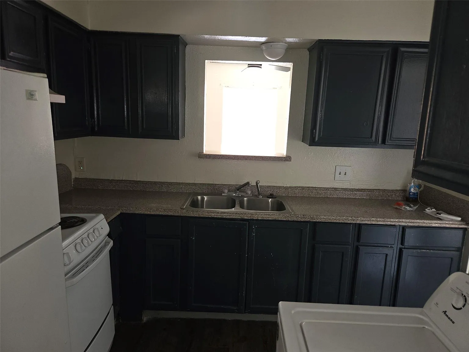 3 bed, 2.0 bath, 1224 sqft, $1,700 — Photo 3