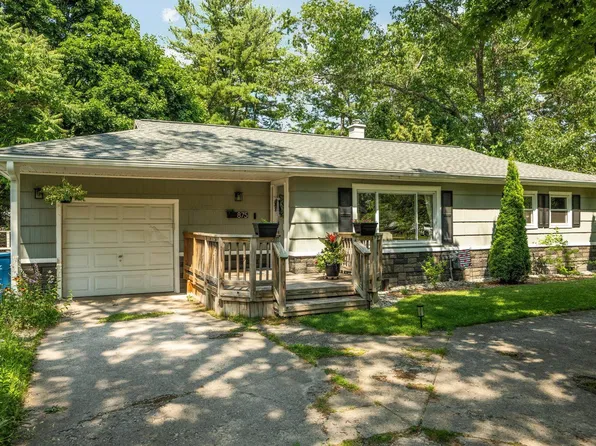 875 Indian Trail Blvd, Traverse City, MI 49686