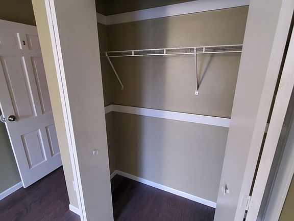 4th image of 4060 Crabtree Ct #3