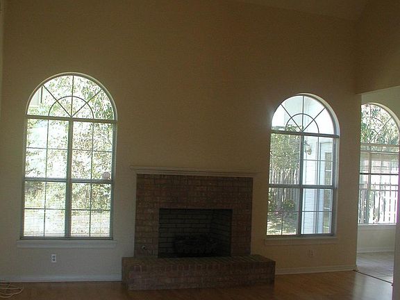 Light and bright Great Room