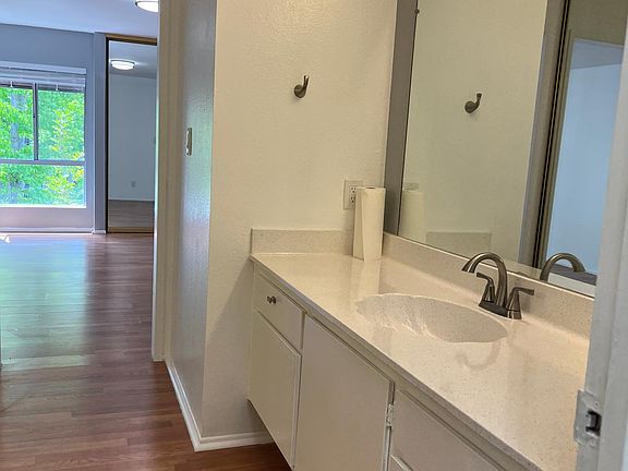 3rd image of 4900 Overland Ave Unit 226
