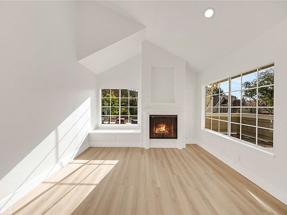 2nd image of 21146 Sunny Rdg