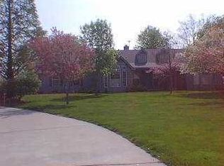 1361 S Lallendorf Rd, Oregon, OH 43616